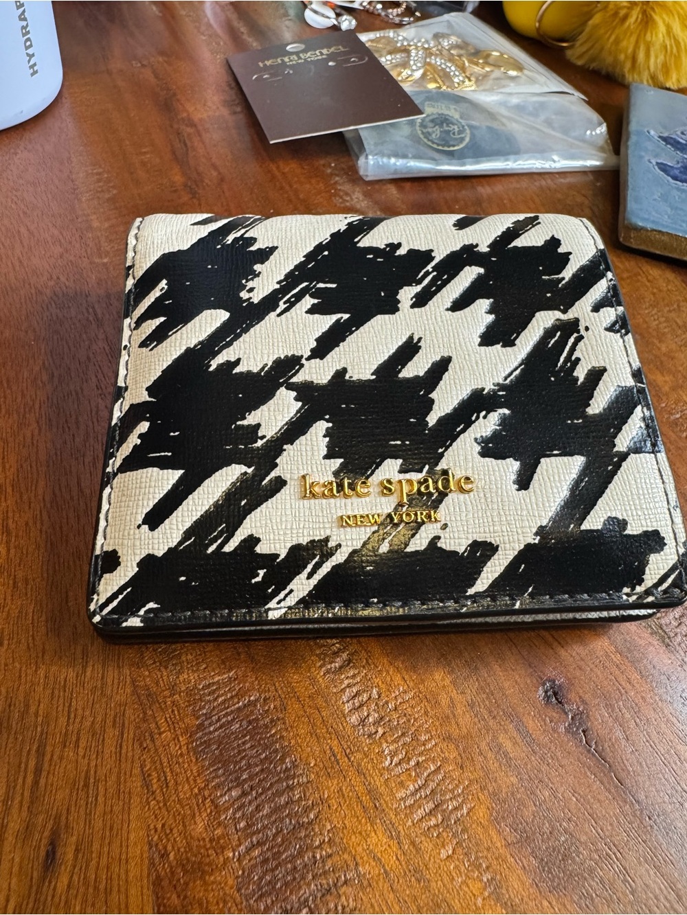 kate spade Black and White Brushstroke Houndstooth Compact Wallet